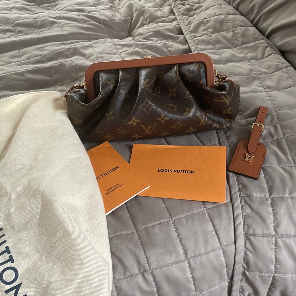 Louis Vuitton Boursicot EW